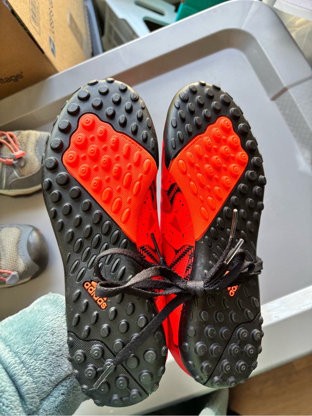 Adidas boys Athletic Lace-Up Shoes in orange and Black cleats - Picture 2 of 3